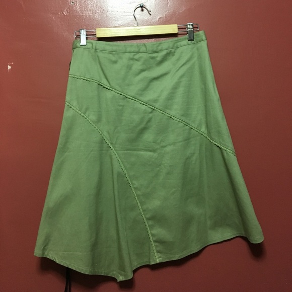Bess Skirt - Picture 2 of 3